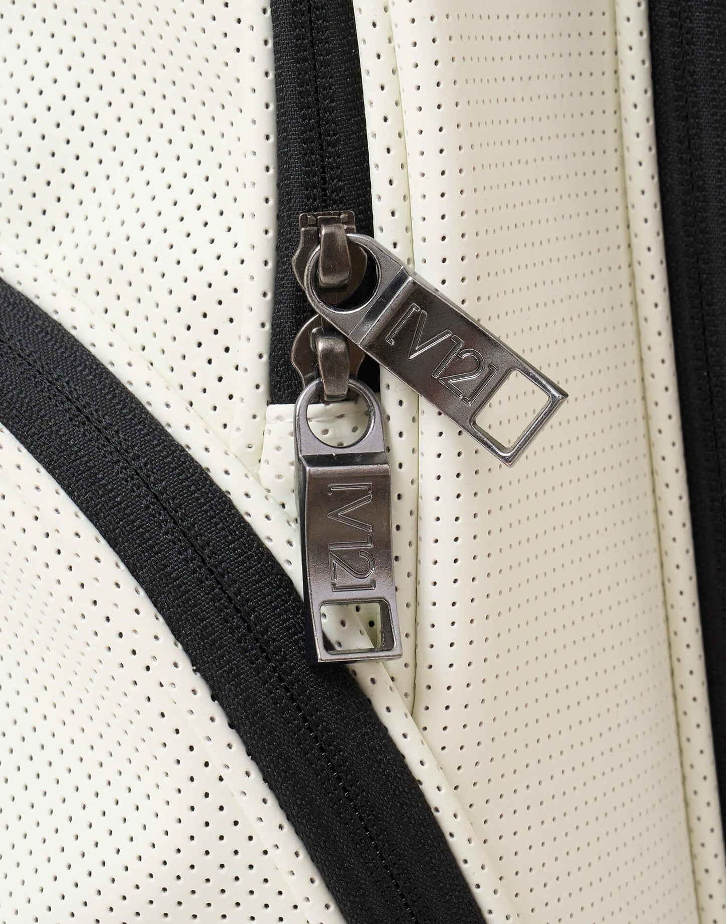 ESSENTIAL CADDY