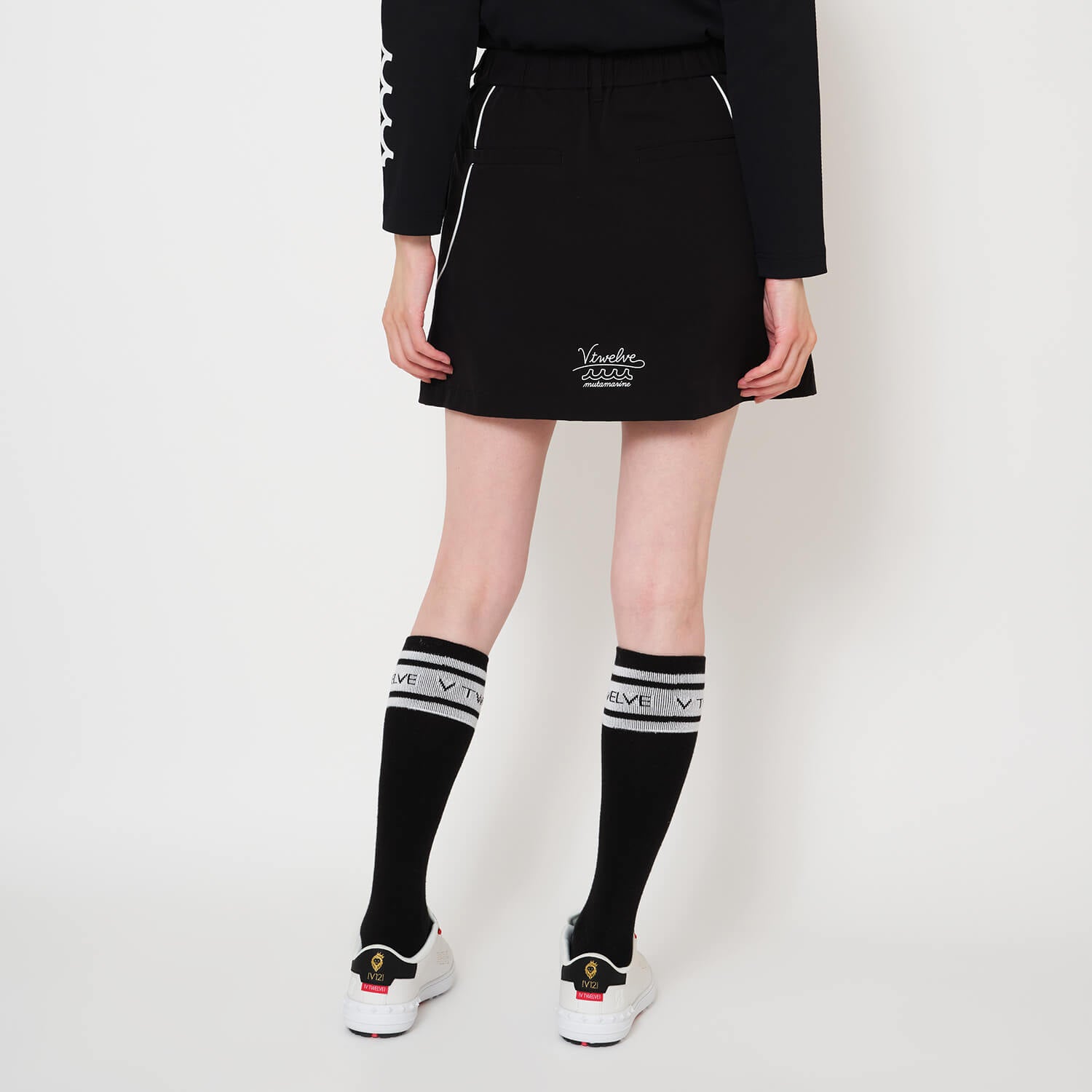 BLACK19