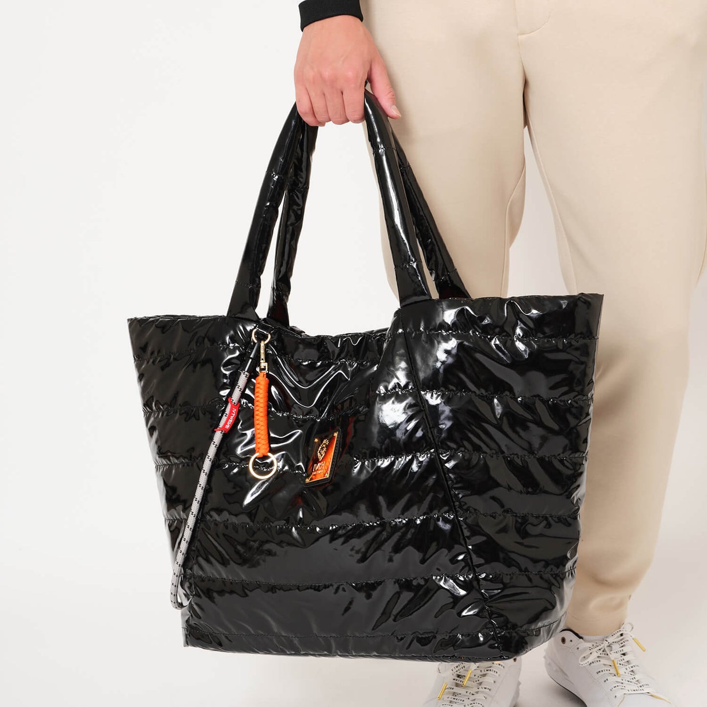 PADDED GLOSS BIG TOTE